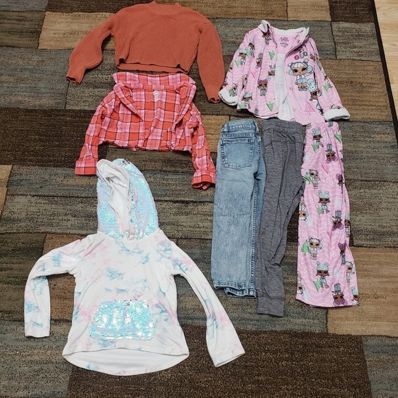 Girls size 4-5 winter clothing bundle of 7 - Picture 7 of 7